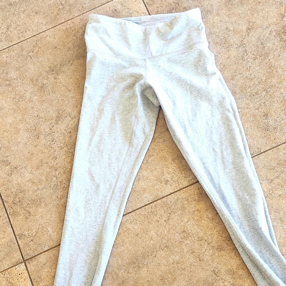 Lululemon yoga pants - Picture 2 of 9